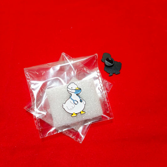 Lapel pins brooch of doctor duck