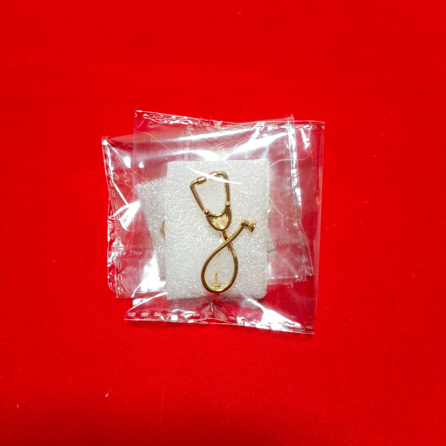 Lapel pins brooch of stethoscope golden