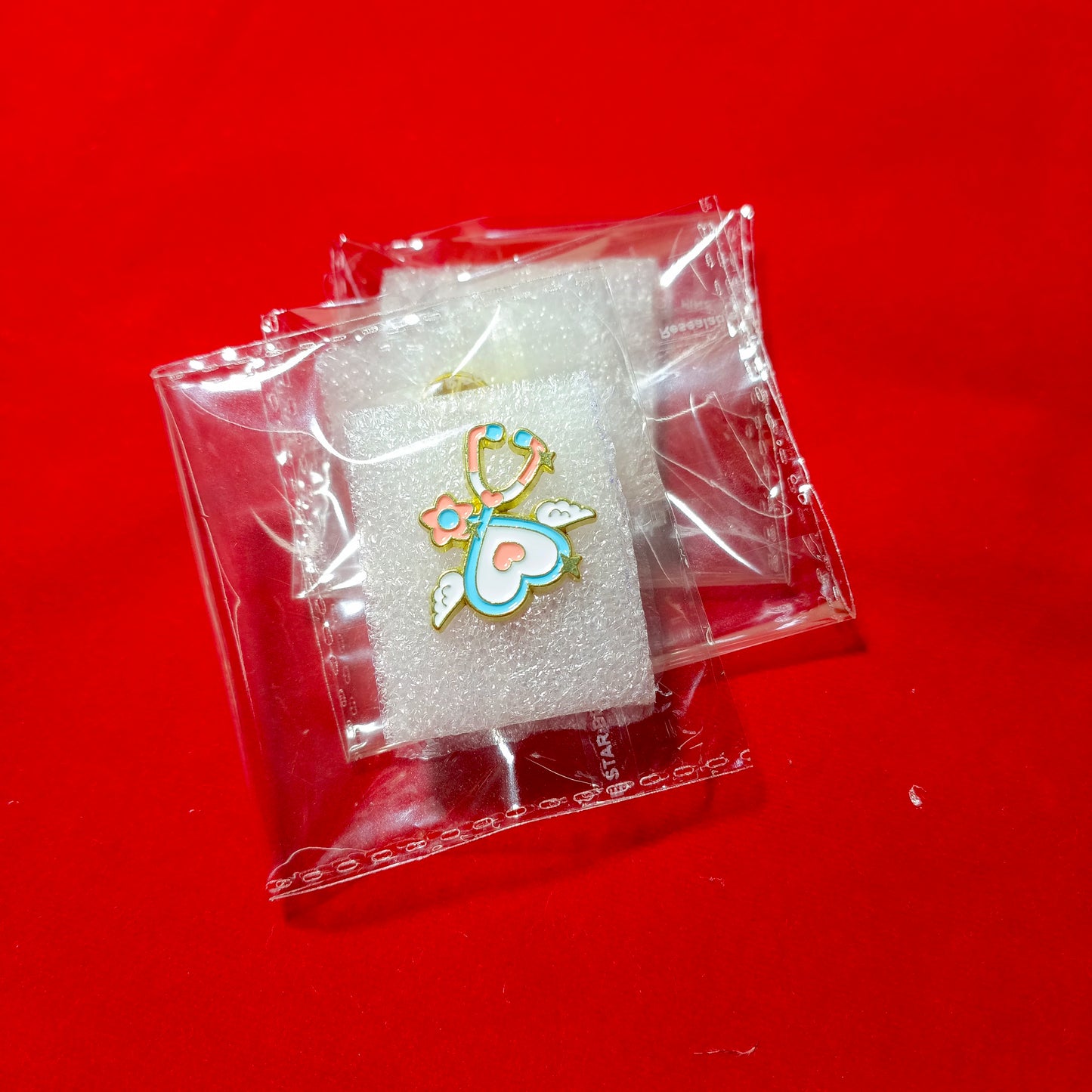 Lapel pins brooch of stethoscope with flying heart